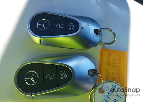 2023 Mercedes-Benz Glc 300 4Matic Suv from USA, damaged, VIN W1NKM4HB9PU031754